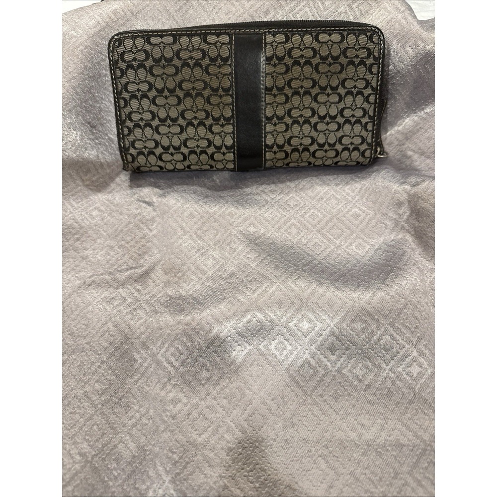 Coach Leather Wallet Black with C Logo Zip Around Multi Pocket In Black - Picture 8 of 11